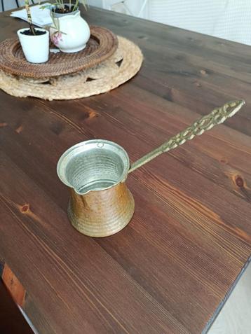 Vintage Turkse koffiepot beschikbaar voor biedingen