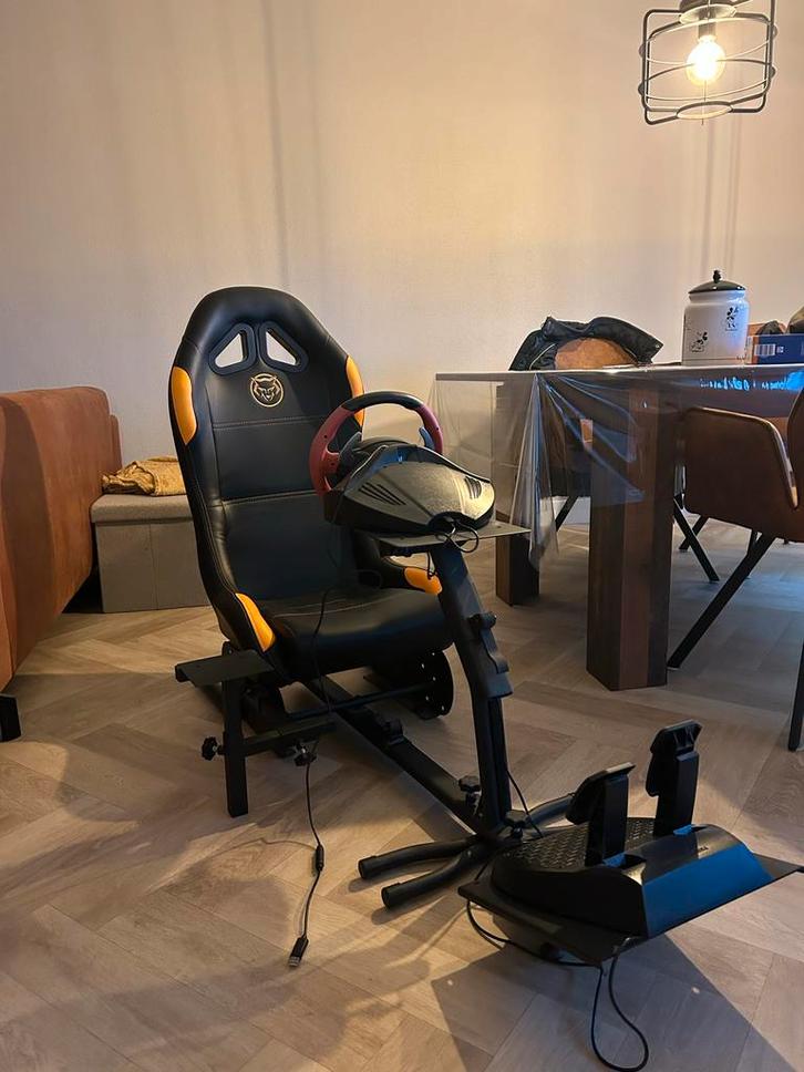 Complete Race Setup: Stoel, Thrustmaster Ferrari 458 Stuur, Spelcomputers en Games, Spelcomputers | Overige, Zo goed als nieuw