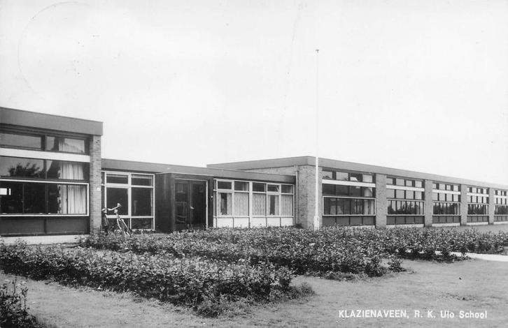AY894 Klazienaveen Ulo School 1965, Verzamelen, Ansichtkaarten | Nederland, Gelopen, Drenthe, 1960 tot 1980, Verzenden