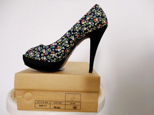 Pumps met peep toe, Kleding | Dames, Schoenen, Nieuw, Pumps, Overige kleuren, Ophalen of Verzenden