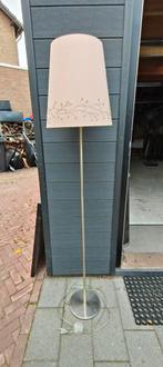 Elegante Schemerlamp met Bloemenmotief, Ophalen, Zo goed als nieuw, Metaal, Modern
