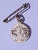 Oude scapulier religieuze medaille Paus Pius XII in Rome., Verzamelen, Religie, Ophalen of Verzenden, Gebruikt, Sieraad, Christendom | Katholiek