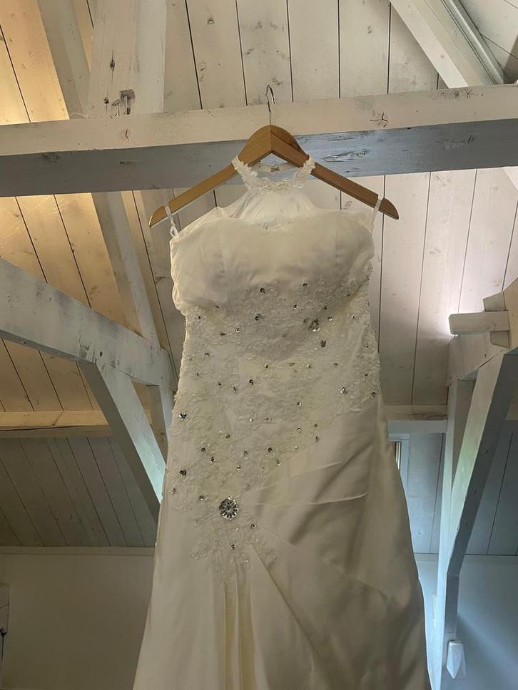 Trouwjurk zoekt bruid, Kleding | Dames, Trouwkleding en Trouwaccessoires, Zo goed als nieuw, Trouwjurk, Wit, Ophalen