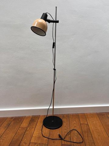 Vintage vloerlamp.  Jaren 70. 