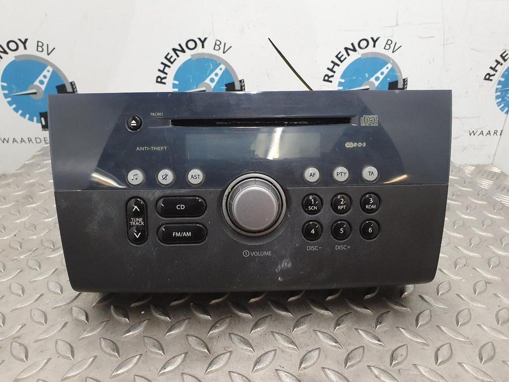 SUZUKI SWIFT 1.5 16V Exclusive RADIO 2005, Ophalen of Verzenden, Gebruikt, Stiba lid