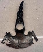 Antiek Indonesische haardecoratie - schildpad, Sieraden, Tassen en Uiterlijk, Broches, 10 cm of meer, Overige materialen, Overige kleuren