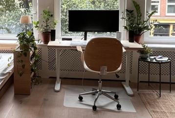 IKEA Desk BEKANT (140 x 160) - afbeelding 1