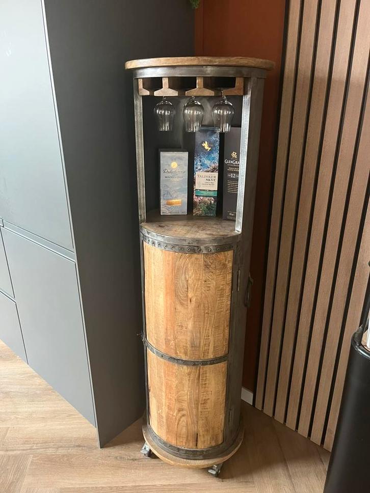 Whisky kast, Huis en Inrichting, Woonaccessoires | Wijnrekken, Zo goed als nieuw, 75 cm of meer, Hout, 25 flessen of meer, Ophalen