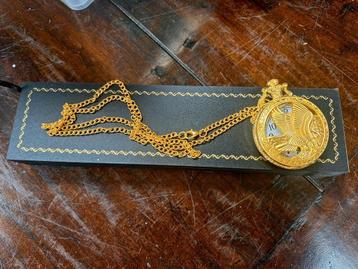 Prachtig adelaar ketting horloge in houten kist  beschikbaar voor biedingen