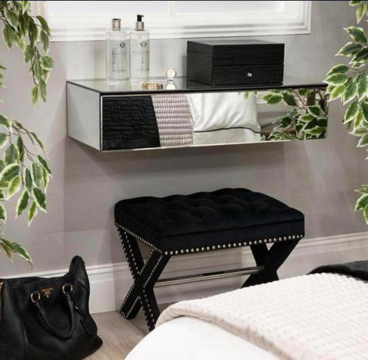 Setje zwevende spiegelkasten voor make-up, parfum, etc., Huis en Inrichting, Woonaccessoires | Wandplanken en Boekenplanken, Zo goed als nieuw