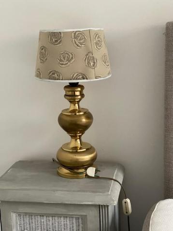 Oude koperen lampenvoet. Vintage tafellamp van koper.  beschikbaar voor biedingen