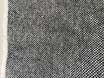 Kvadrat Hallingdal 65 126; zwart+wit; restant meubelstof, Hobby en Vrije tijd, Stoffen en Lappen, Wol, Overige kleuren, 120 cm of meer