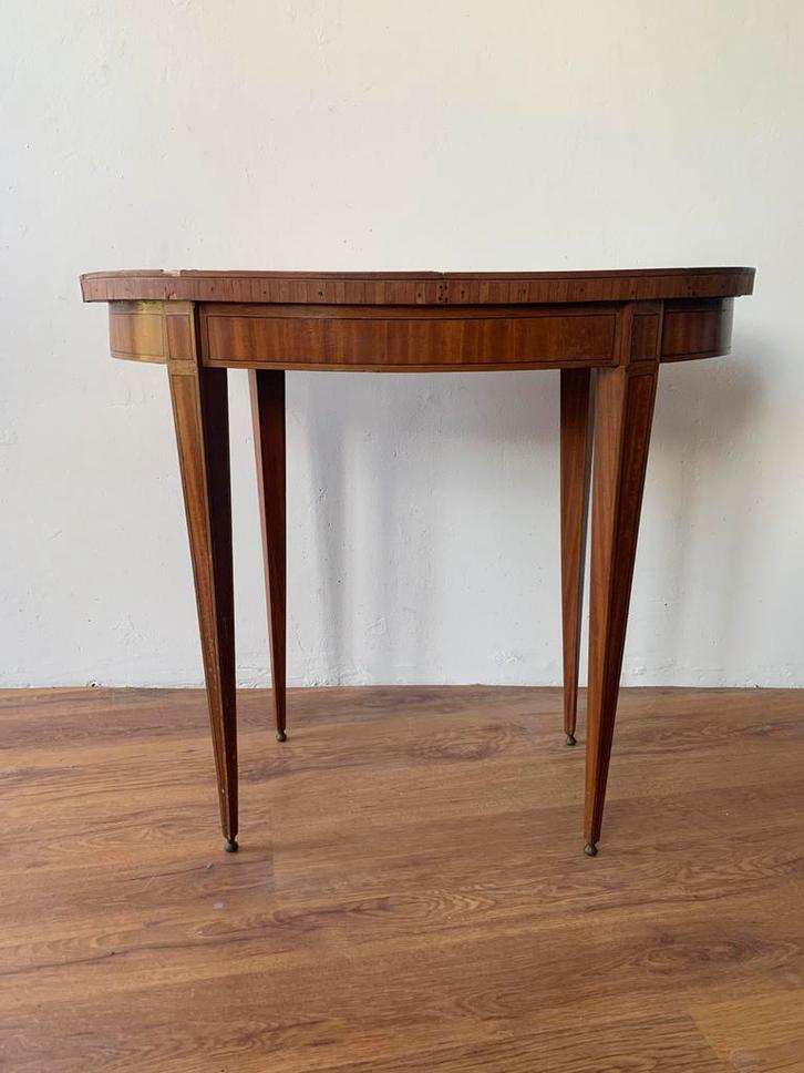 Ovaal antiek koffietafetje, spitse voetjes, hout fineer, Antiek en Kunst, Antiek | Meubels | Tafels, Ophalen