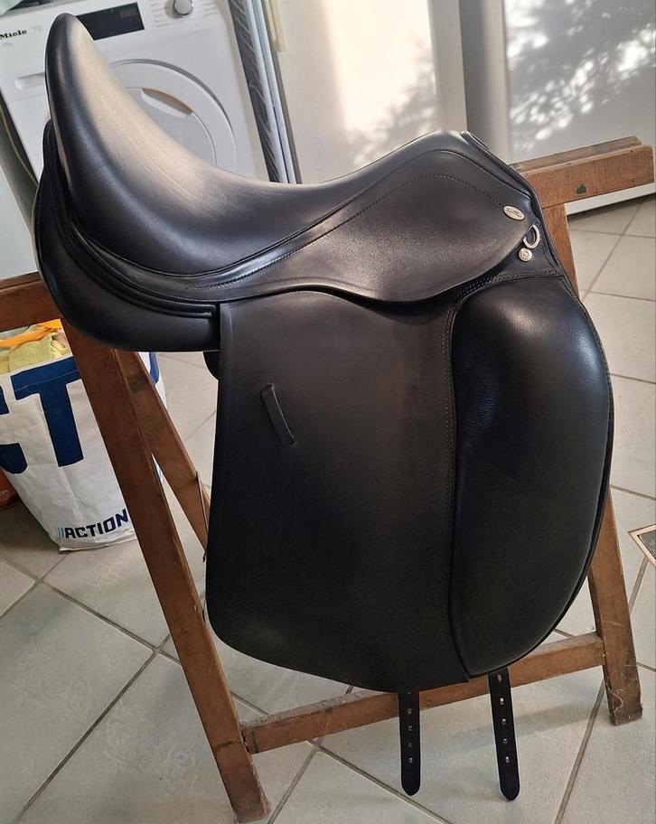 Kentaur dressuurzadel zwart, Dieren en Toebehoren, Paarden en Pony's | Zadels, Zo goed als nieuw, Dressuur, Ophalen