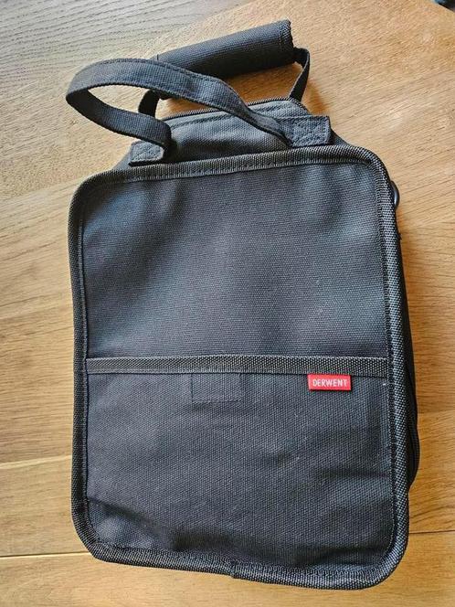 Vakantie tip! Derwent opberg etui voor potloden, Hobby en Vrije tijd, Tekenen, Zo goed als nieuw, Potlood of Stift, Ophalen of Verzenden