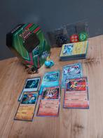 Pokemon Set (70+ Kaarten) Blik + Poppetje, Hobby en Vrije tijd, Ophalen of Verzenden, Zo goed als nieuw, Meerdere kaarten