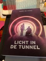 Marc de Hond - Licht in de tunnel, Boeken, Ophalen of Verzenden, Zo goed als nieuw, Marc de Hond