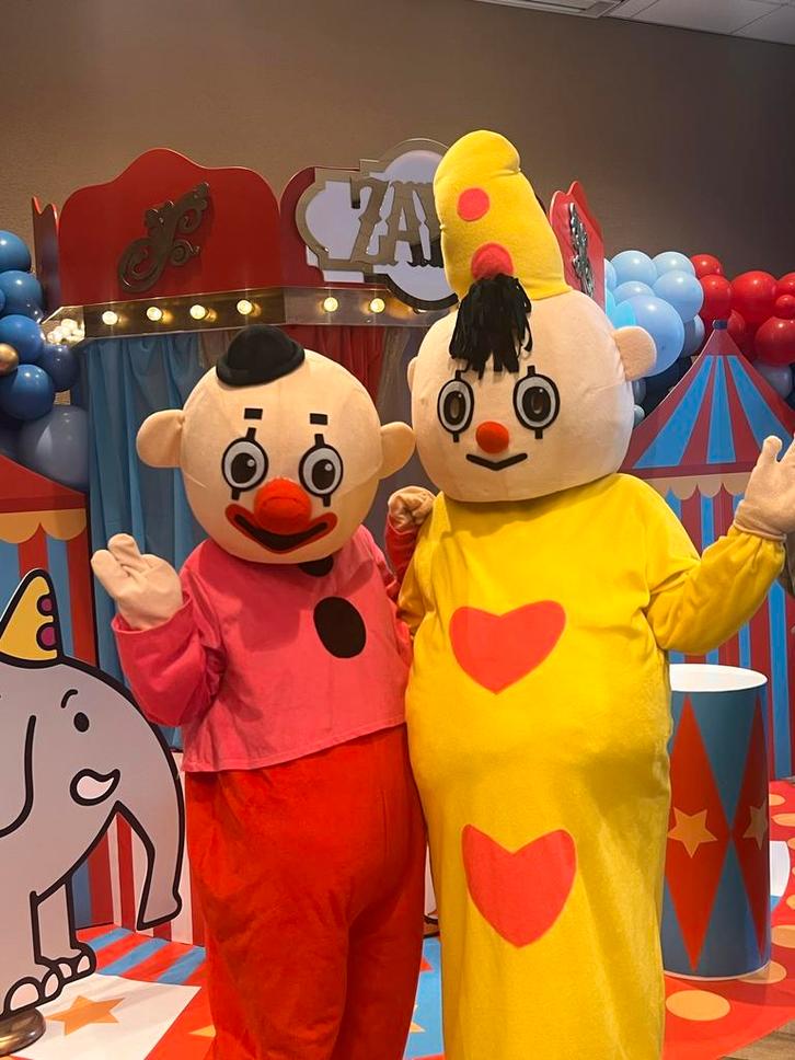 Bumba of bumbalu mascotte incl. acteur op jouw verjaardag!, Hobby en Vrije tijd, Feestartikelen | Verhuur, Zo goed als nieuw, Verjaardag