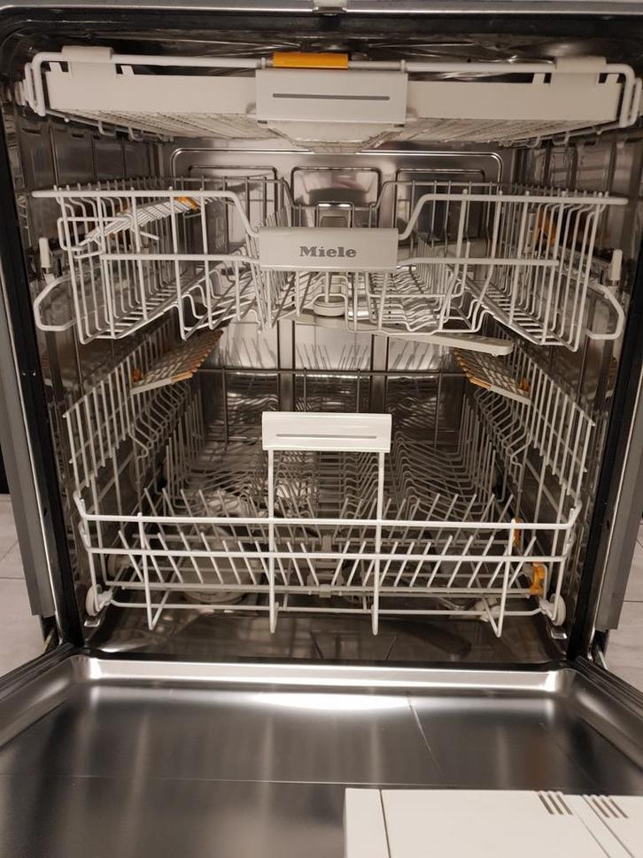 EEN LUXE GEÏNSTALLEERD MIELE VAATWASSER A+++!!!, Witgoed en Apparatuur, Vaatwasmachines, Zo goed als nieuw, Inbouw, Minder dan 85 cm