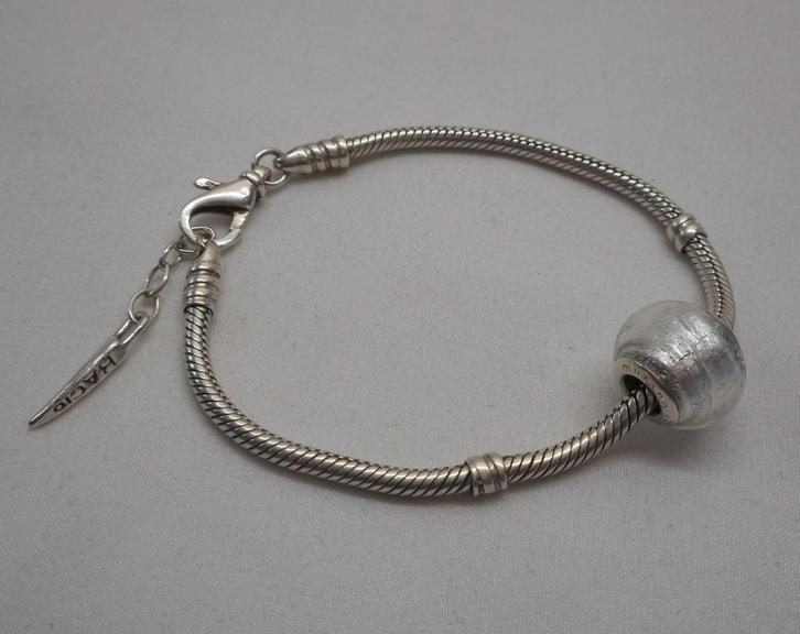Zilveren verstelbare Bacio armband met bacio bedel nr.1547, Sieraden, Tassen en Uiterlijk, Armbanden, Zo goed als nieuw, Zilver