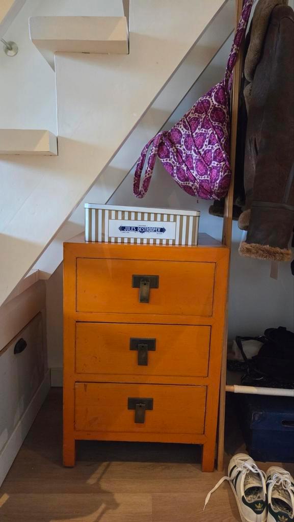 Oranje Chinees kastje met lades, Huis en Inrichting, Kasten | Dressoirs, Gebruikt, Minder dan 50 cm, 25 tot 50 cm, Met lade(s)