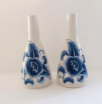 2 vaasjes - Fair Trade - Delftsblauw bloemen tafereel beschikbaar voor biedingen