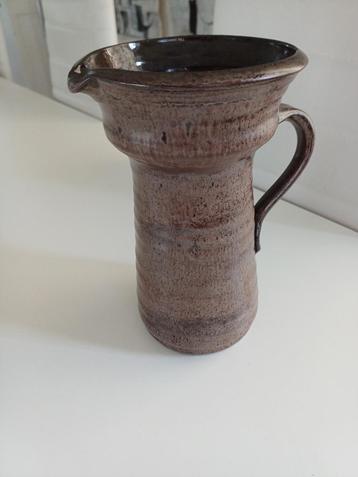 Vintage retro vaas / kan bruin zeer mooie model beschikbaar voor biedingen