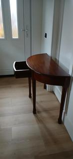 Mooi halfrond tafeltje met lade., Antiek en Kunst, Ophalen