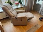 Elektrisch verstelbare Zitfauteuil PROMINENT, Huis en Inrichting, Fauteuils, Ophalen, Minder dan 75 cm, Leer, Zo goed als nieuw