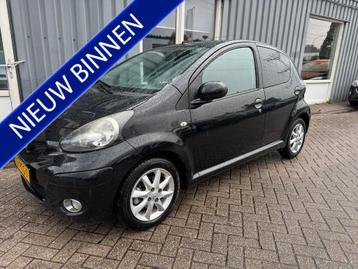 Toyota Aygo 1.0-12V Dynamic Navigator (bj 2011) beschikbaar voor biedingen