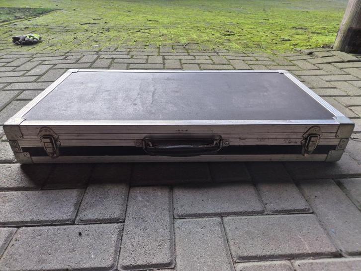 Solide flightcase, Muziek en Instrumenten, Behuizingen en Koffers, Gebruikt, Overige instrumenten, Flightcase, Ophalen of Verzenden