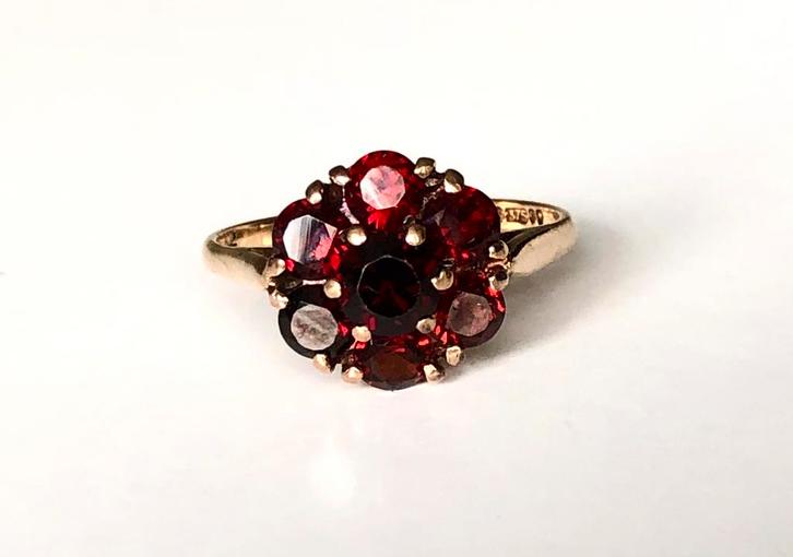 Anna-Nina vintage gouden ring granaten maat 17,5, Sieraden, Tassen en Uiterlijk, Ringen, Gebruikt, Dame, 17 tot 18, Rood, Goud