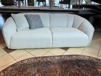 Nieuw! 2x moderne witte 2.5 zits. Koopje!!, Ophalen, Nieuw, Stof