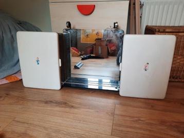 Vintage mid century retro kastje bakeliet beschikbaar voor biedingen