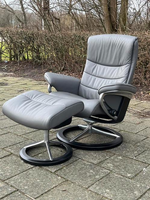 Stressless relax fauteuil met voetenbank- Nieuwstaat, Huis en Inrichting, Fauteuils, Zo goed als nieuw, Ophalen of Verzenden