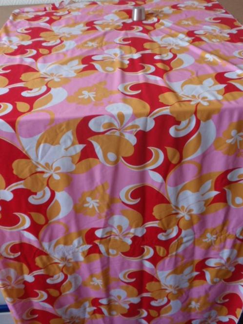 lycra rood oranje roze ornement ook voor lingerie, Hobby en Vrije tijd, Stoffen en Lappen, Nieuw, Overige materialen, 120 cm of meer