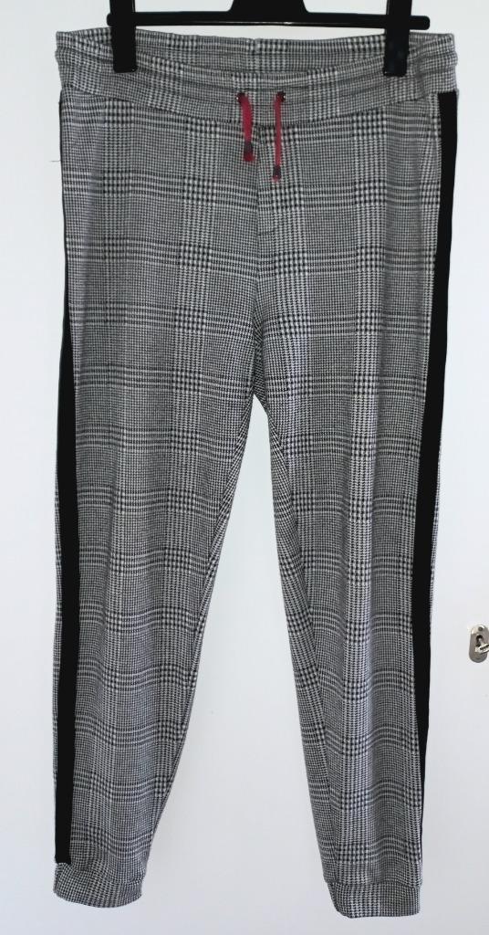 Elvira broek maat 40, Kleding | Dames, Broeken en Pantalons, Zo goed als nieuw, Maat 38/40 (M), Zwart, Lang, Ophalen of Verzenden