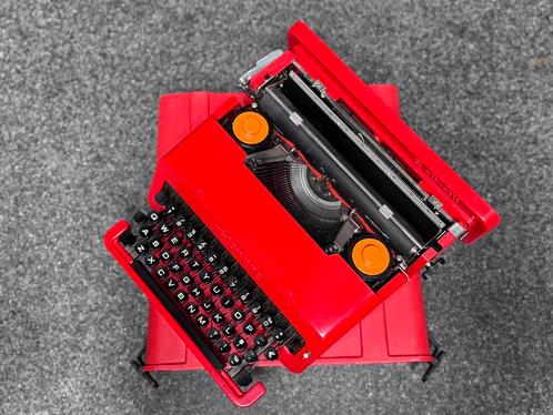 Ettore Sottsass valentine typemachine Olivetti Italy 1969, Antiek en Kunst, Kunst | Designobjecten, Ophalen of Verzenden