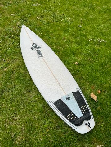 Al merrick surfboard beschikbaar voor biedingen