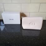 Dior Pouch tasje. Lichtroze van kleur. Nieuw met doos., Sieraden, Tassen en Uiterlijk, Toilettassen, Verzenden, Nieuw, Roze, Heer of Dame