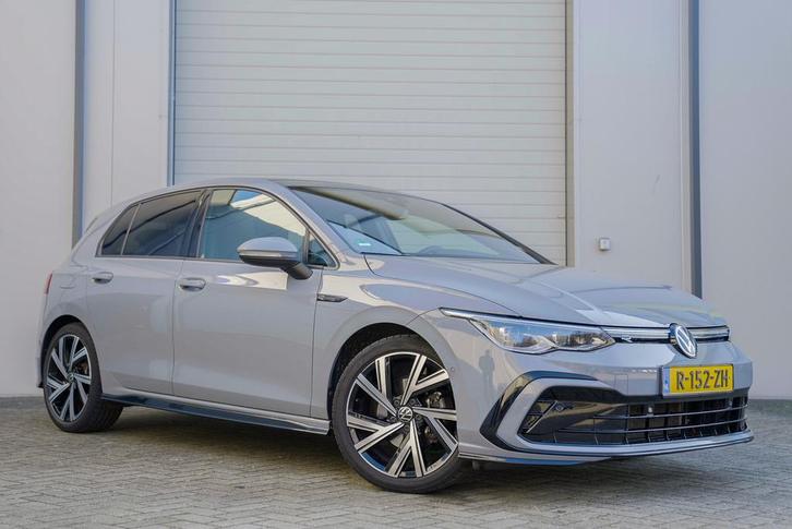 Volkswagen Golf 1.5 etsi 3 x R line DSG Pano trekh.garantie, Auto's, Volkswagen, Particulier, Golf, Hybride Elektrisch/Benzine