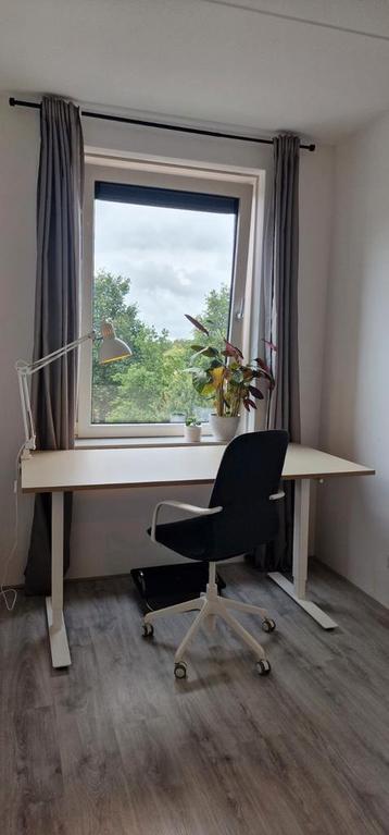 Bureau IKEA Skarsta, Beige en wit, 160 x 80 cm