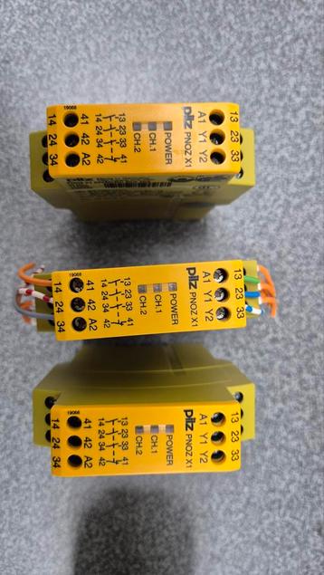 Pilz PNOZ X1 Veiligheidsrelais - 3 Stuks beschikbaar voor biedingen