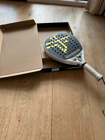 Oxdog Ultimate Match HES 2024 Padelracket beschikbaar voor biedingen