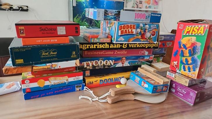 Sint/kerst kadowtjes Gezelschap spellen gebruikt en nieuw, Diversen, Rommelmarktspullen, Gebruikt, Ophalen of Verzenden