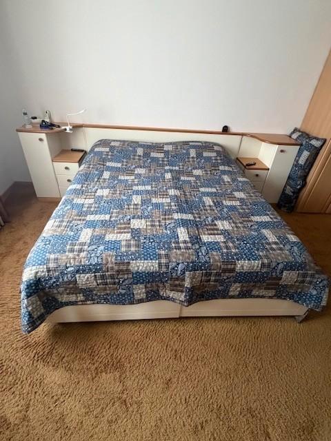 Complete slaapkamer, Huis en Inrichting, Slaapkamer | Bedden, Gebruikt, Tweepersoons, Overige maten, 210 cm, Hout, Beige, Verstelbaar