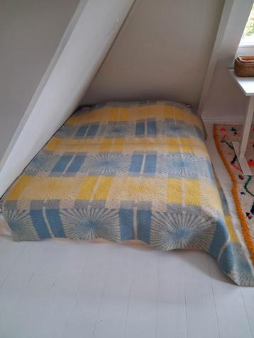 Vintage Wooly Wollen Deken - Geel, Blauw, Roomwit beschikbaar voor biedingen