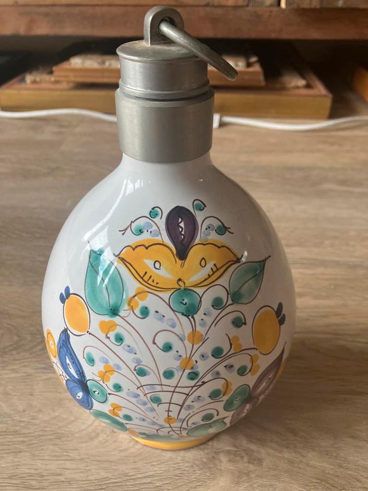Decoratieve keramische fles met bloemmotief, Antiek en Kunst, Antiek | Keramiek en Aardewerk, Ophalen of Verzenden
