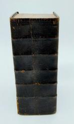 Antieke Bijbel met zilveren slot, 19e eeuws, Antiek en Kunst, Ophalen of Verzenden