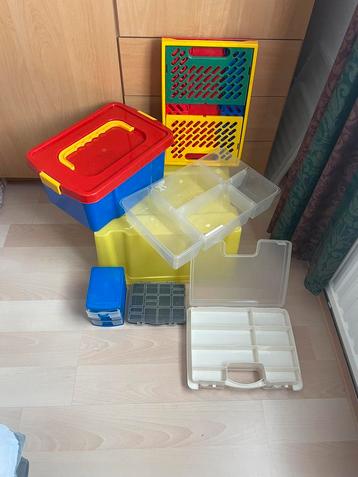 Een Partijtje mooie plastic Opberg Bakken en Bakjes beschikbaar voor biedingen